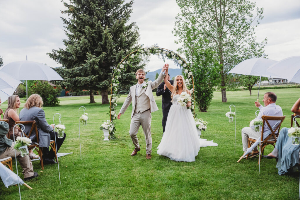 they are married!! intimate backyard wedding